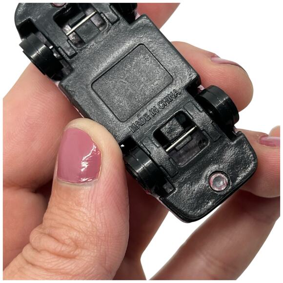 Vintage Red Fish Pattern Diecast Toy Car, Chinese Character Markings - Picture 8 of 8